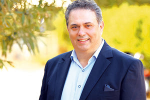 Ο ΓΙΩΡΓΟΣ ΠΙΤΣΟΥΛΗΣ ΣΤΗΝ «Π»: «Οι εκλογές είναι γιορτή και μια μεγάλη πρόκληση για όλους»