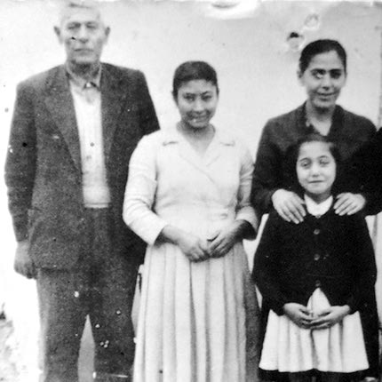 Ο Μουντράκης Μιχάλης ή Μελής, πρώτος από αριστερά από το χωριό Πισκοπιανό. Τραυματίστηκε σοβαρά στο χέρι από θραύσμα βόμβας συμμαχικού αεροπλάνου, τα ξημερώματα της 30ής Μαΐου 1942