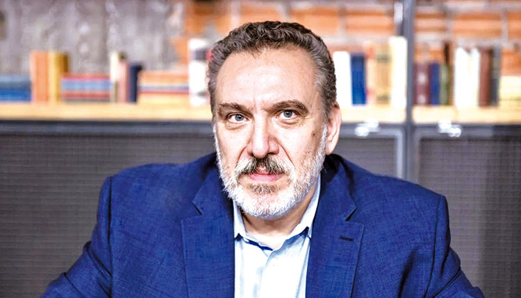 Το δεύτερο σενάριο αφορά την είσοδο του Στέφανου Κασσελάκη στη Βουλή