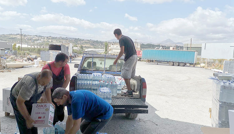 Έφυγε για Θεσσαλία η πρώτη αποστολή υλικής βοήθειας
