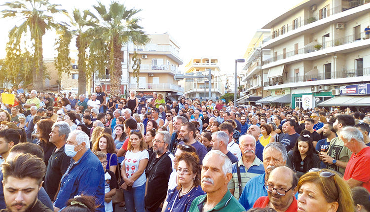 Σύσσωμος ο λαός στη Σητεία βγήκε στο δρόμο για να σωθεί το νοσοκομείο της πόλης