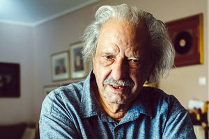 Ο ΑΙΓΥΠΤΙΩΤΗΣ ΣΚΗΝΟΘΕΤΗΣ ΘΑ ΤΙΜΗΘΕΙ ΣΤΗ ΒΙΒΛΙΟΘΗΚΗ ΤΗΣ ΑΛΕΞΑΝΔΡΕΙΑΣ Η Αίγυπτος βραβεύει τον Κώστα Φέρρη