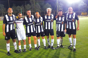 Παλαίμαχοι της Αυστραλίας με παίκτες του ΟΦΗ