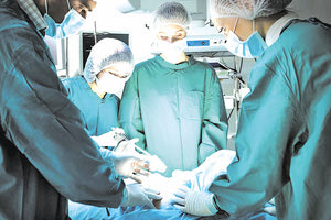 Σχεδόν 1.000 ασθενείς με νευροχειρουργικό πρόβλημα περιμένουν να χειρουργηθούν