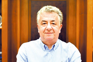 Παρατείνεται με απόφαση περιφερειάρχη η λειτουργία του Κέντρου Κοινότητας των Ρομά