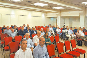 Το προεδρείο στην ολομέλεια