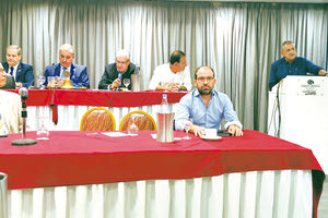 Θετικό αντίκτυπο σε φορείς της υγείας και ευρύτερα στην κοινωνία  είχε η  παρέμβαση του Περιφερειάρχη Κρήτης Στ. Αρναουτάκη στον πρόεδρο του ΕΟΔΥ, η οποία και εξελίχθηκε διαδικτυακά μπροστά στους εκπροσώπους των ιατρικών συλλόγων της χώρας για την σύσταση και λειτουργία σε κάθε Περιφέρεια, ειδικού συντονιστικού οργάνου δημόσιας υγείας, για την πρόληψη και διαχείριση κρίσεων υπό την αιγίδα του ΕΟΔΥ