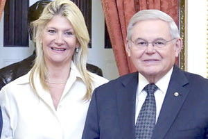 Ο κ. Μενέντεζ, σε δήλωσή του, αρνείται όλες τις κατηγορίες, λ