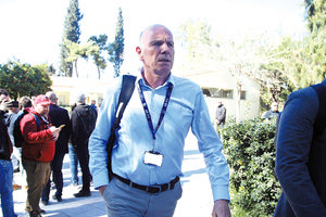 Παρελθόν απο την ΚΕΔ ο Μπένετ