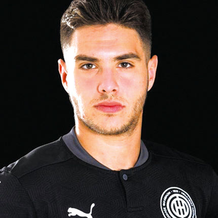 Βαγγέλης Νοικοκυράκης  και Βασίλης Σηφάκης υπήρξαν συμπαίκτες στον ΟΦΗ αλλά στο χθεσινό ματς του Γιούχτα με τον Διαγόρα ήταν αντίπαλοι.