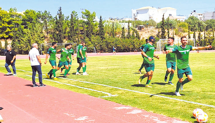 Οι παίκτες του Γιούχτα πανηγυρίζουν την ιστορική νίκη τους στην Ιεράπετρα