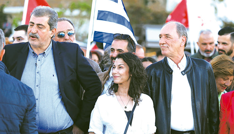 Μια ωραία ατμόσφαιρα μεταξύ του Παύλου Πολάκη και του Γιώργου Σταθάκη, με φόντο την εκλογή του Στέφανου Κασσελάκη στην ηγεσία του ΣΥΡΙΖΑ-Προοδευτική Συμμαχία.