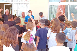 ΣΤΗΝ ΕΠΙΣΚΕΨΗ ΣΤΟ 4ο ΔΗΜΟΤΙΚΟ ΝΕΑΣ ΑΛΙΚΑΡΝΑΣΣΟΥ Θερμή υποδοχή στην Ακαδημία του Ηροδότου