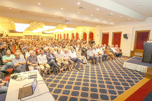 Πλήθος κόσμου στην εκδήλωση του Νίκου Σκουλά