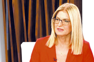 Τι ήταν τώρα αυτή η απάντηση; «Είμαι το σχέδιο του κ. Κασσελάκη για το μέλλον», είναι η απάντηση της Δώρας Αυγέρη για το ποιο είναι το σχέδιο Κασσελάκη για το αύριο.