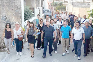 Στους οικισμούς ο Γ. Σέγκος