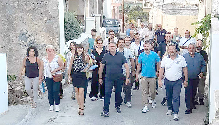 Στους οικισμούς ο Γ. Σέγκος