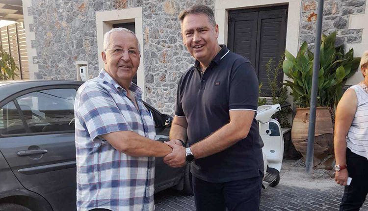 Στους οικισμούς ο Γ. Σέγκος