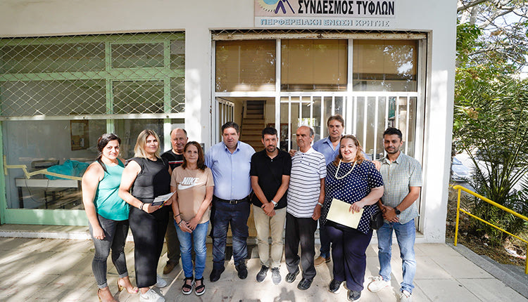 Συνεχίζει τις περιοδείες ο Μιχ. Καραμαλάκης