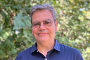 «Η πολιτική δε πρέπει να είναι επάγγελμα ούτε και πάρεργο, αλλά ανάγκη και καθήκον» λέει ο Χάρης Ξενικάκης