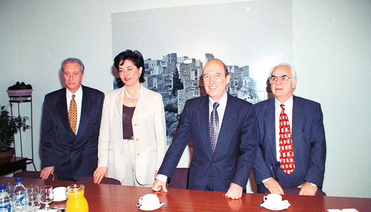 Δεκάδες συλλυπητήρια συμπαράστασης στην οικογένεια του εκλιπόντος

Πλήθος συλλυπητηρίων και συμπαράστασης στην οικογένεια του εκλιπόντος Νίκου Σκουλά, ακολούθησαν την είδηση του θανάτου του.