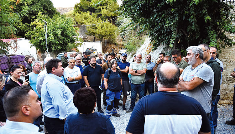 Η ΔΕΣΜΕΥΣΗ ΚΑΙ Η ΑΥΤΟΨΙΑ ΚΑΡΑΜΑΛΑΚΗ
Η στελέχωση του Δήμου Ηρακλείου 
και ο εγκαταλελειμμένος Ξηροπόταμος