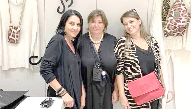 Η ΜΑΡΙΑ ΚΑΡΟΥΖΟΥ ΜΙΛΑΕΙ ΣΤΗΝ «Π»
Το... «Δικαίωμα στην Πόλη» κίνητρο
για την υποψηφιότητά μου