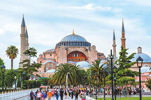 ΤΟΥΡΚΟΣ ΙΣΤΟΡΙΚΟΣ ΠΡΟΕΙΔΟΠΟΙΕΙ: “Να κλείσει για πάντα η Αγία Σοφία για να μην καταρρεύσει”