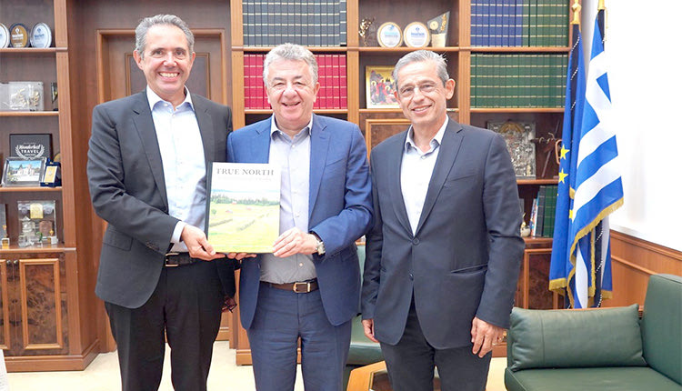Από τη συνάντηση Αρναουτάκη με τον πρέσβη της Σουηδίας.