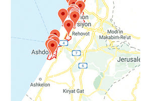 Ένας φίλος από το Ισραήλ το έστειλε την ώρα που γίνονταν οι επιθέσεις. Αυτά που βλέπετε είναι οι ρουκέτες που πέφτουν live από τη Γάζα.