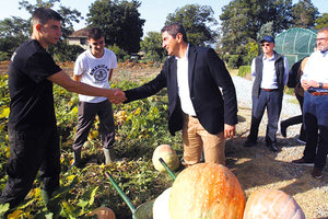 Από την ξενάγηση του υπουργού στις εγκαταστάσεις της Αμερικανικής Γεωργικής Σχολής