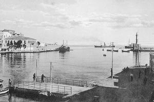 ΦΩΤΟΗΜΕΡΑΣ: Το λιμάνι των Χανίων στις αρχές του περασμένου αιώνα