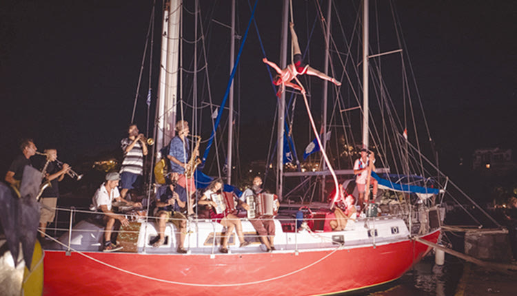 Το Sea Clown είναι γνωστό διεθνώς για τη δράση του