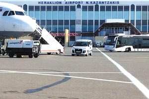 Άνω-κάτω έκαναν την πτήση και το Α.Τ. Αερολιμένα οι δύο Ιρλανδές