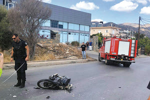 Ο άτυχος 19χρονος, αν και φορούσε κράνος, αυτό δεν ήταν αρκετό να τον κρατήσει στη ζωή