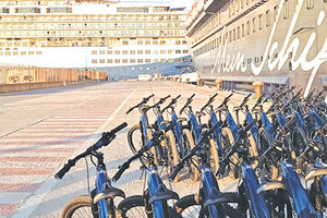 Μια ηλιόλουστη μέρα ήταν χθες για την Κρήτη, πολύς κόσμος έφτασε και στο Ηράκλειο