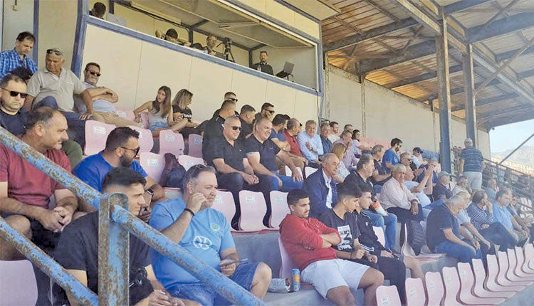  Είχε και πάλι αρκετό κόσμο μαζί του στην Ιεράπετρα ο Γιούχτας