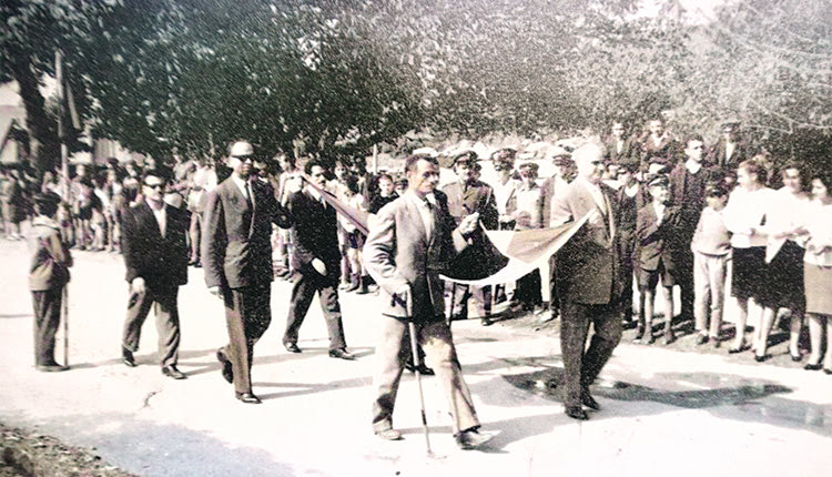 Καστέλλι Πεδιάδος, 28 Οκτωβρίου 1970. Οι ανάπηροι πολέμου του Καστελλίου συμμετέχουν στην παρέλαση