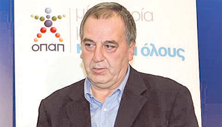 ός δημοσιογράφος  Πάρις Καλημερίδης.
Ο π