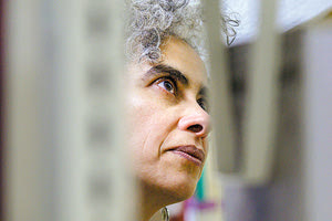 ΣΤΟ ΦΕΣΤΙΒΑΛ ΒΙΒΛΙΟΥ ΤΗΣ ΦΡΑΝΚΦΟΥΡΤΗΣ Η ΠΟΕΒ για την ακύρωση της βράβευσης της Παλαιστίνιας λογοτέχνιδας Α. Σίμπλι