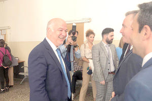 Ο κ. Φλωρίδης μπήκε ευδιάθετος και βγήκε απογοητευμένος από την εικόνα του Δικαστικού Μεγάρου