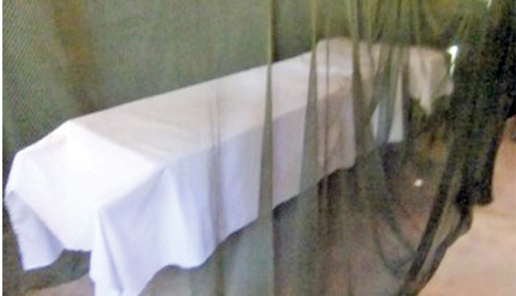 Κάποια άλλη γωνιά ενός υπόγειου χειρουργείου στα έγκατα της γης