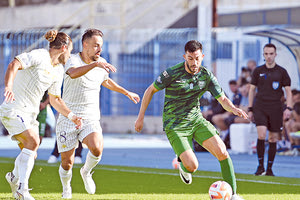 Ο Αλεξόπουλος στο ματς της Καλλιθέας