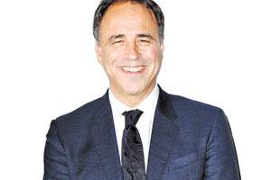 Ο διάσημος συγγραφέας Anthony Horowitz επίτιμος δημότης Αγίου Νικολάου