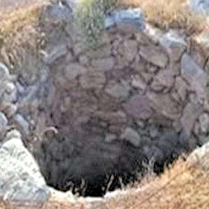 Μινωικό πηγάδι από το Μινωικό Παλαιοκάστρο της ανατολικής Κρήτης 