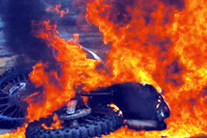 Έπιασαν 50χρονο για εμπρησμό δικύκλου