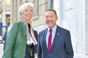 ΣΤΗΝ ΕΛΛΑΔΑ ΜΕΤΑ ΑΠΟ ΠΟΛΛΑ ΧΡΟΝΙΑ Η ΣΥΝΕΔΡΙΑΣΗ ΤΟΥ Δ.Σ. ΤΗΣ ΕΚΤ Τι φέρνει η Λαγκάρντ στην Αθήνα για επιτόκια-ψηφιακό ευρώ