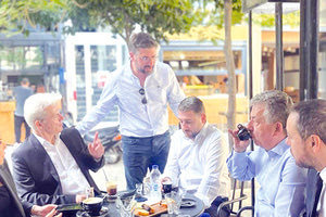 ΚΑΛΟΙΚΑΙΡΙΝΟΣ ΚΑΙ ΠΑΣΟΚ