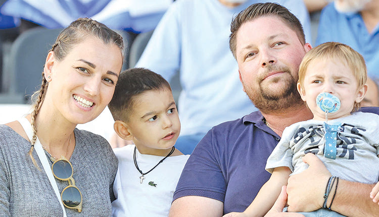 Πολύ καλή ήταν η εικόνα της εξέδρας στο παιχνίδι της Εθνικής Γυναικών με την Ουκρανία την Παρασκευή. Πέρα από το αποτέλεσμα που ήταν νικηφόρο αυτό που ικανοποίησε ήταν η μαζική παρουσία του φίλαθλου κόσμου.