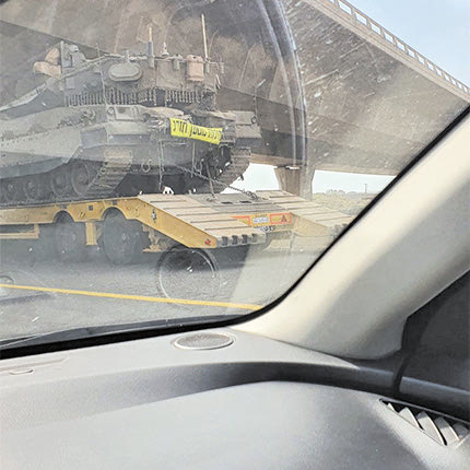 Ισραηλινό τανκς, το οποίο φωτογράφισε όταν επέστρεφε από τη Χάιφα, στην πόλη Νετιβότ